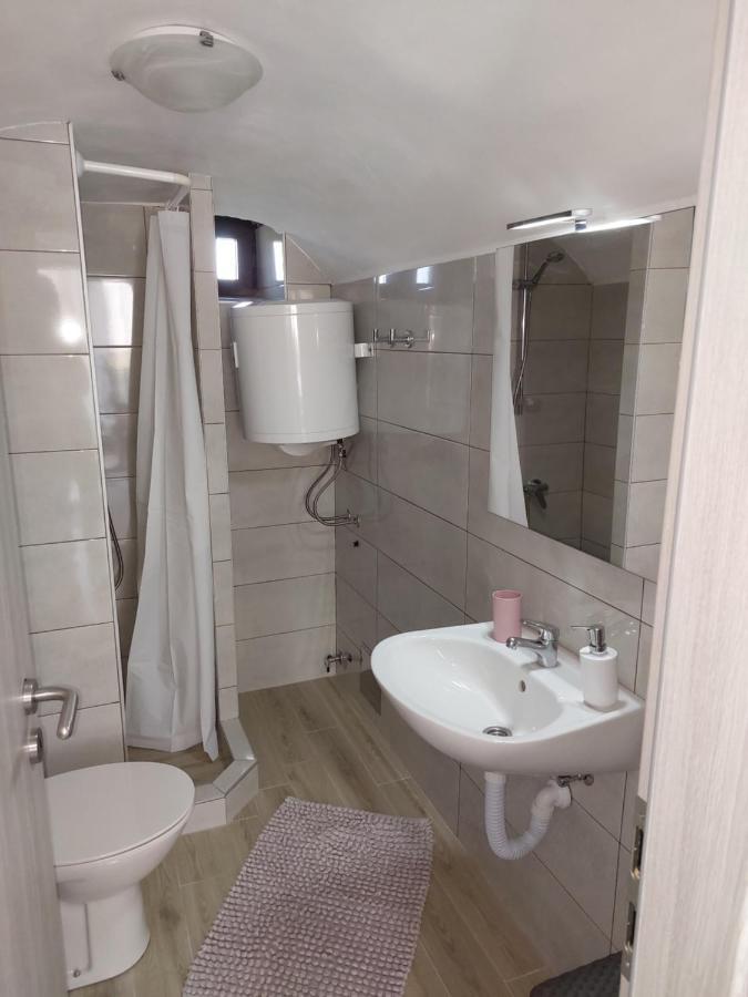Apartman Biba Lubenice Eksteriør billede